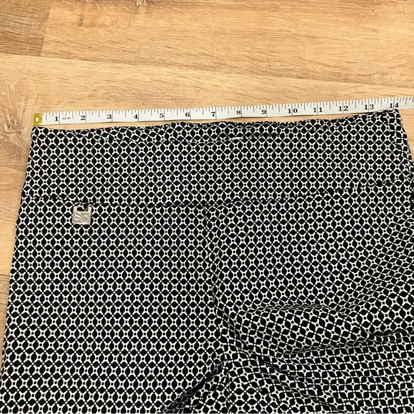 S. C. & Co | Black & White 7/8 ankle skinny pants - Picture 2 of 9